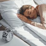 באיזו תדירות אתה יכול לקחת מלטונין: מומחים מציינים ניואנס מסוכן